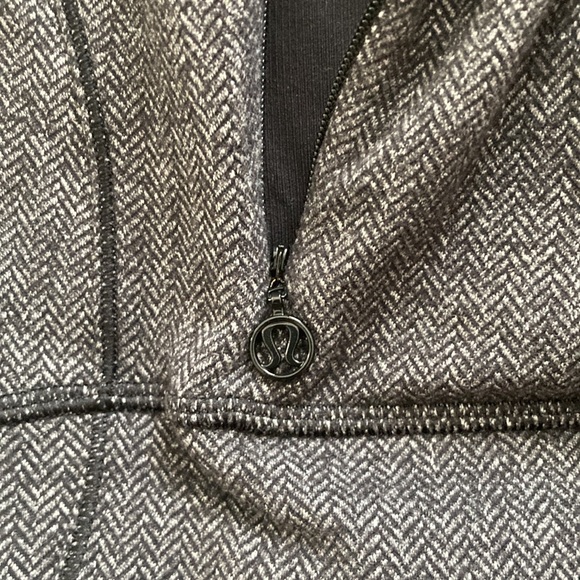 Lululemon pullover - Picture 2 of 8